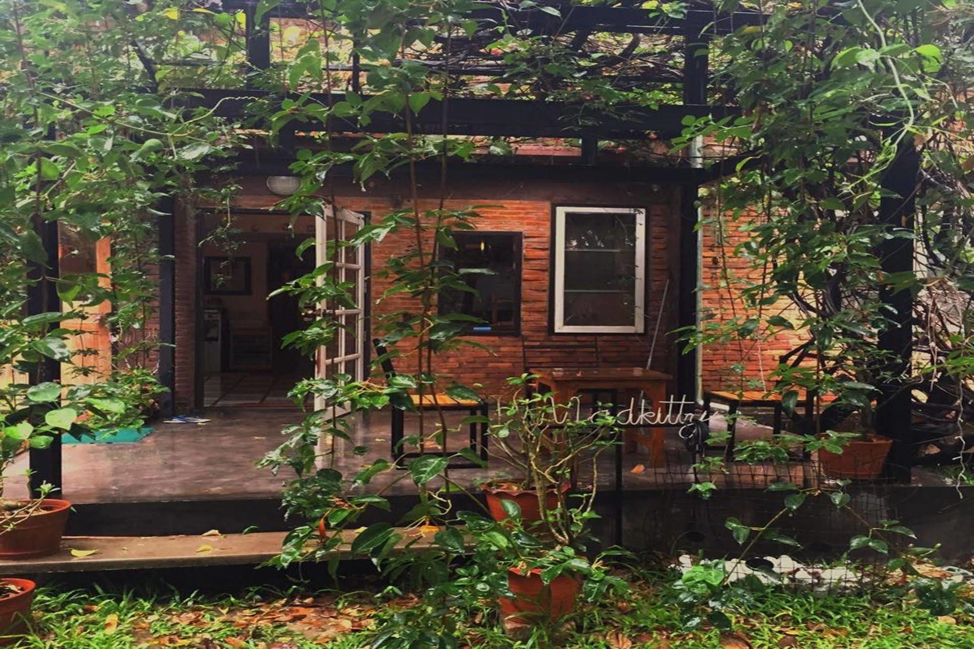 Srinual Lodge Nan Luaran gambar